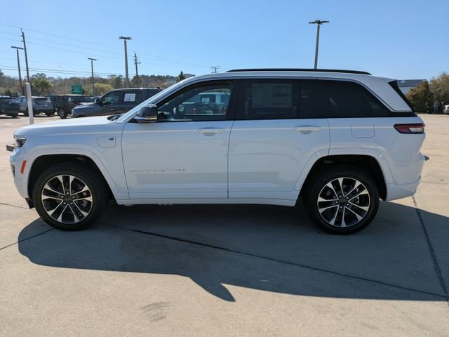 New 2025 Jeep Grand Cherokee Overland w/ Trailer Tow Package AWD/4WD image 7
