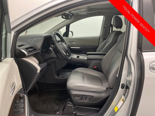 Certified 2022 Toyota Sienna XLE image 13