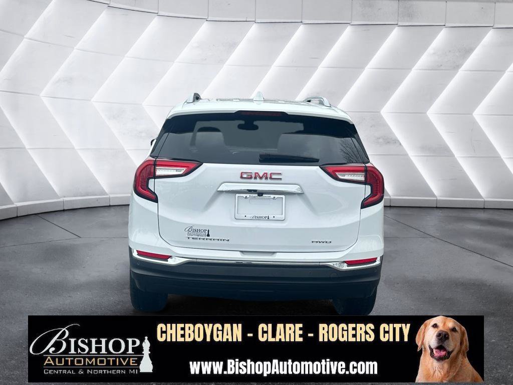 Used 2024 GMC Terrain SLT image 17