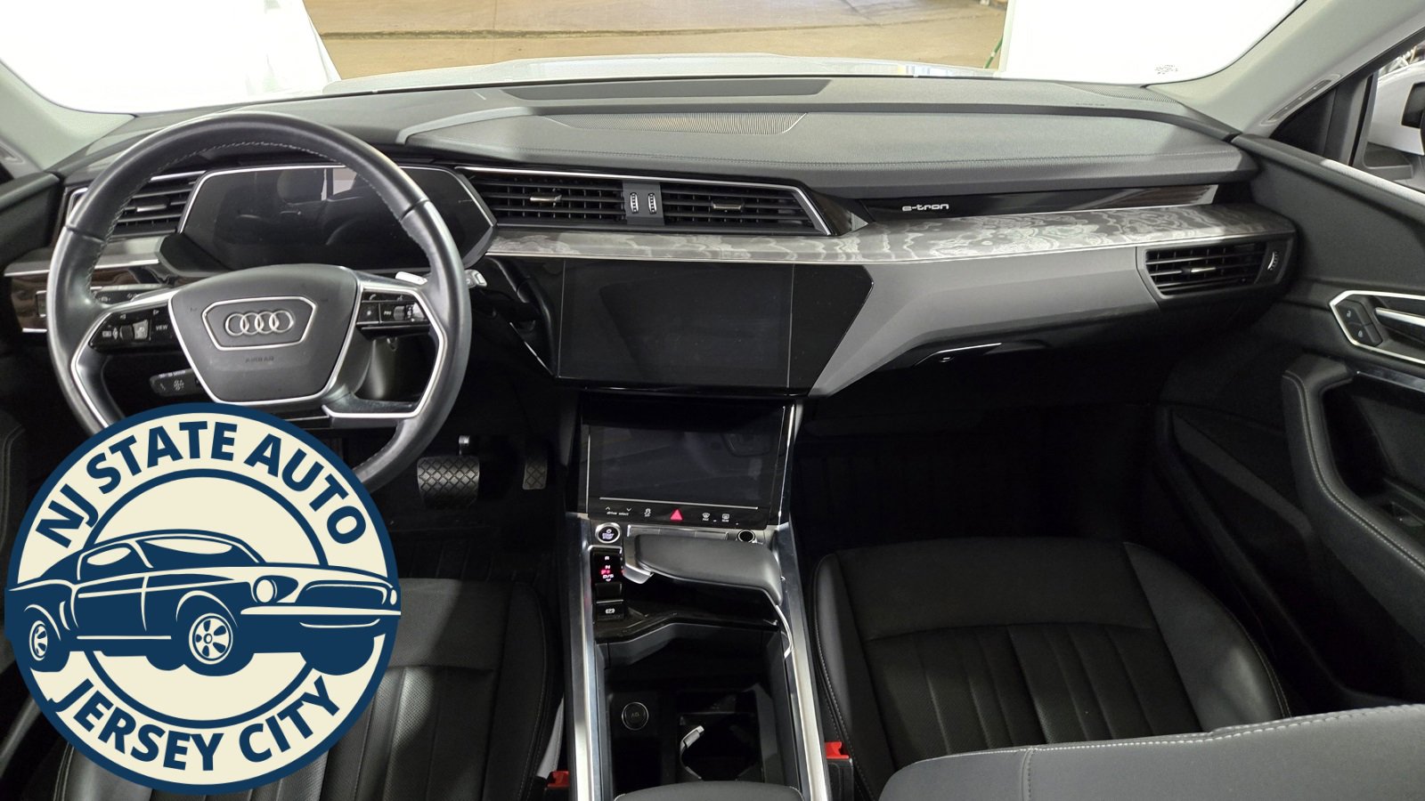 Used 2024 Audi Q8 e-tron Premium Plus image 29