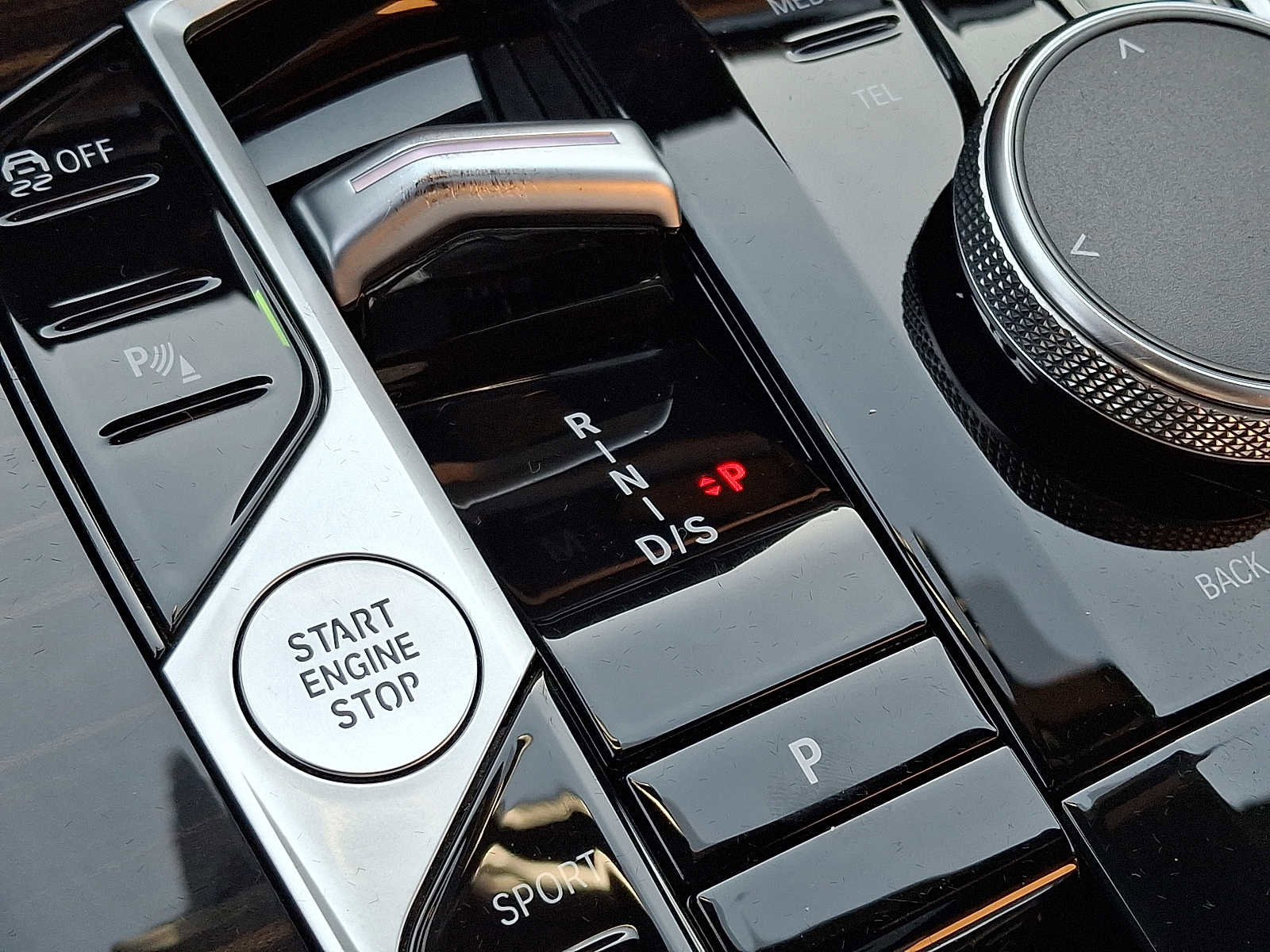 Used 2024 BMW X7 xDrive40i w/ M Sport Package image 17