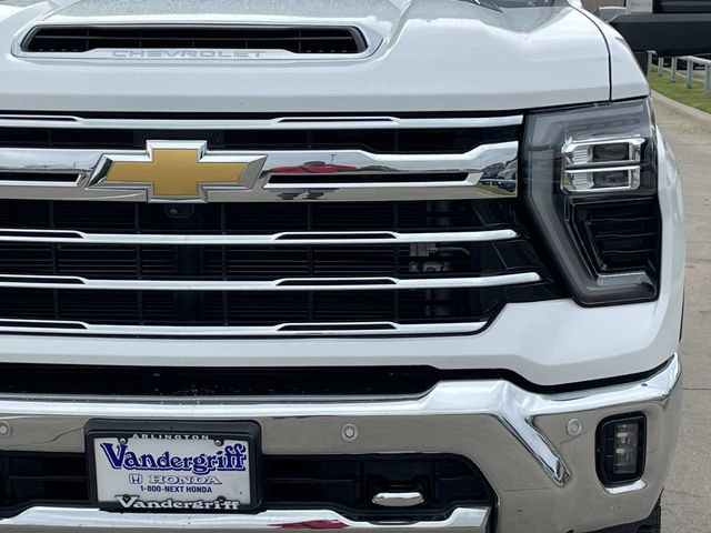 Used 2024 Chevrolet Silverado 2500 LTZ w/ LTZ Premium Texas Edition AWD/4WD image 8