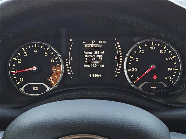 Used 2017 Jeep Renegade Latitude FWD image 11