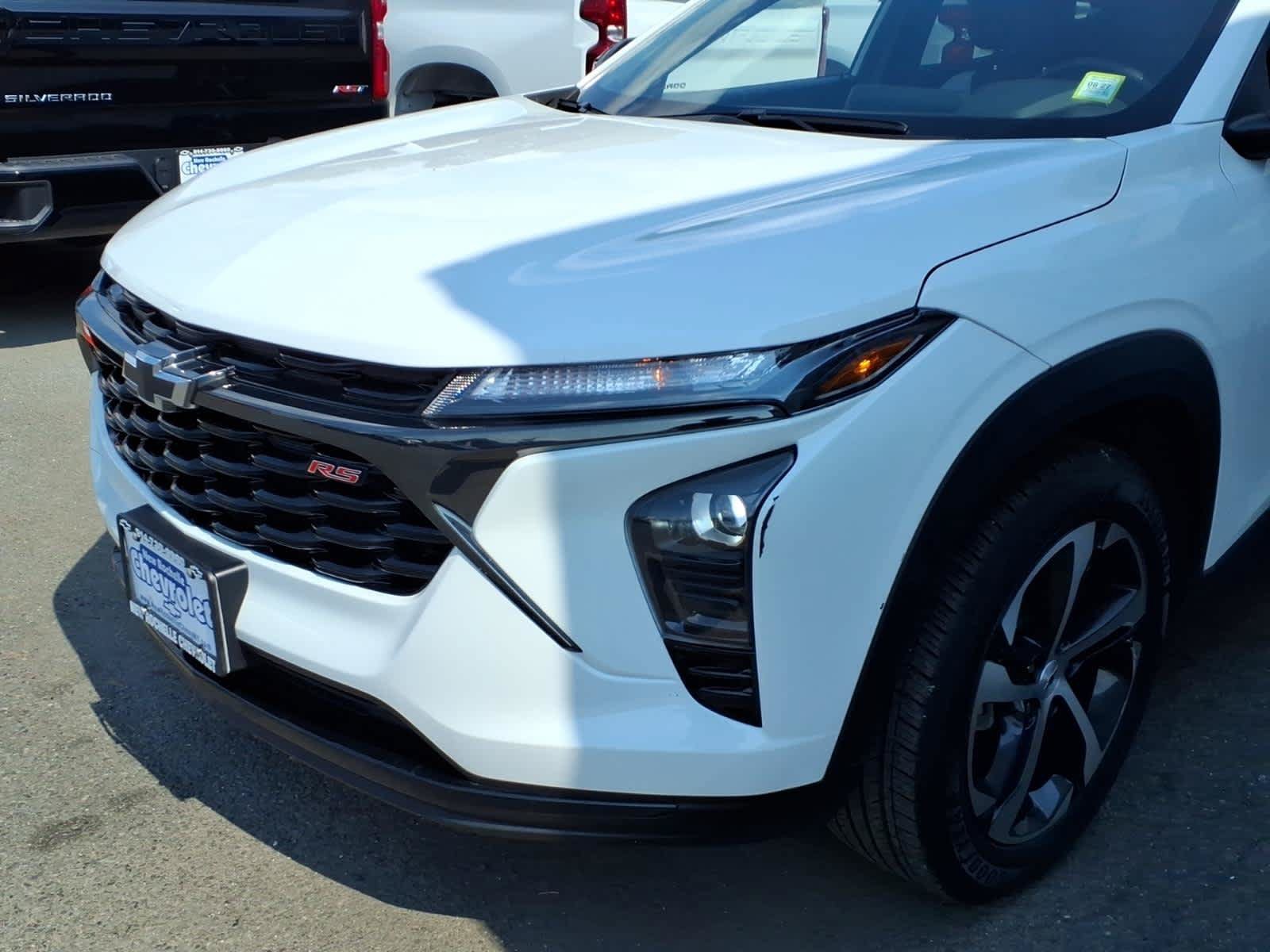 Certified 2024 Chevrolet Trax RS FWD image 7