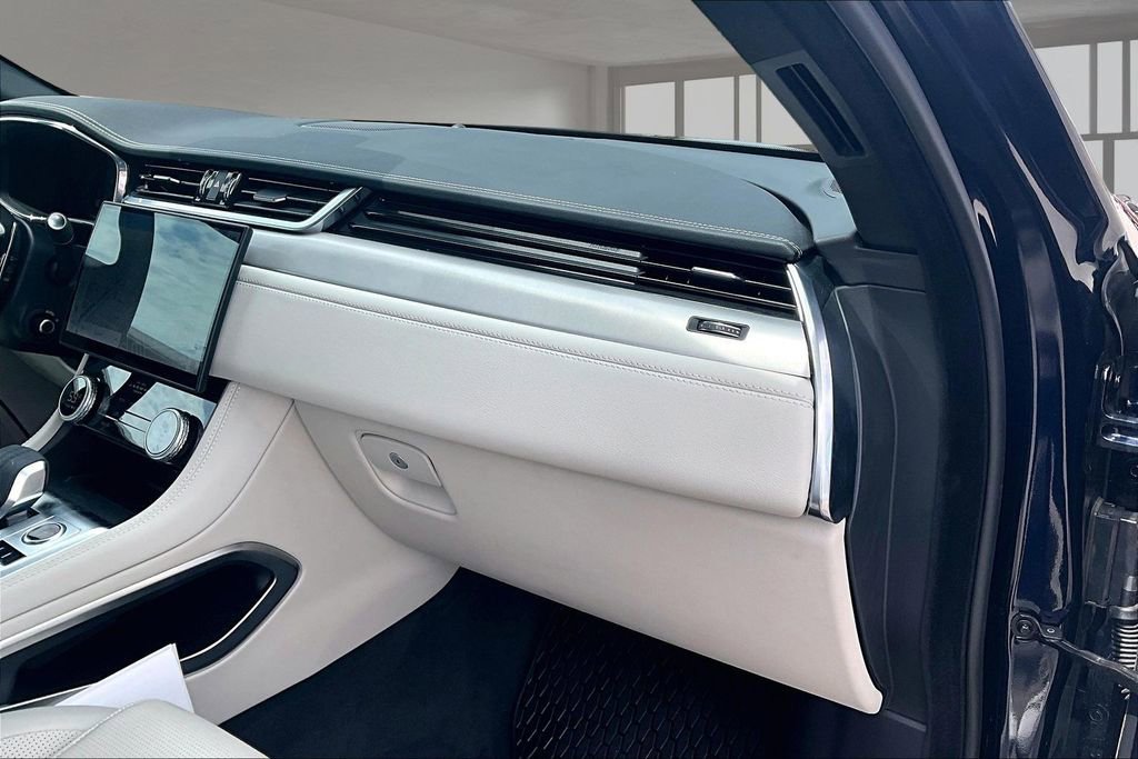 Used 2025 Jaguar F-PACE R-Dynamic S image 16