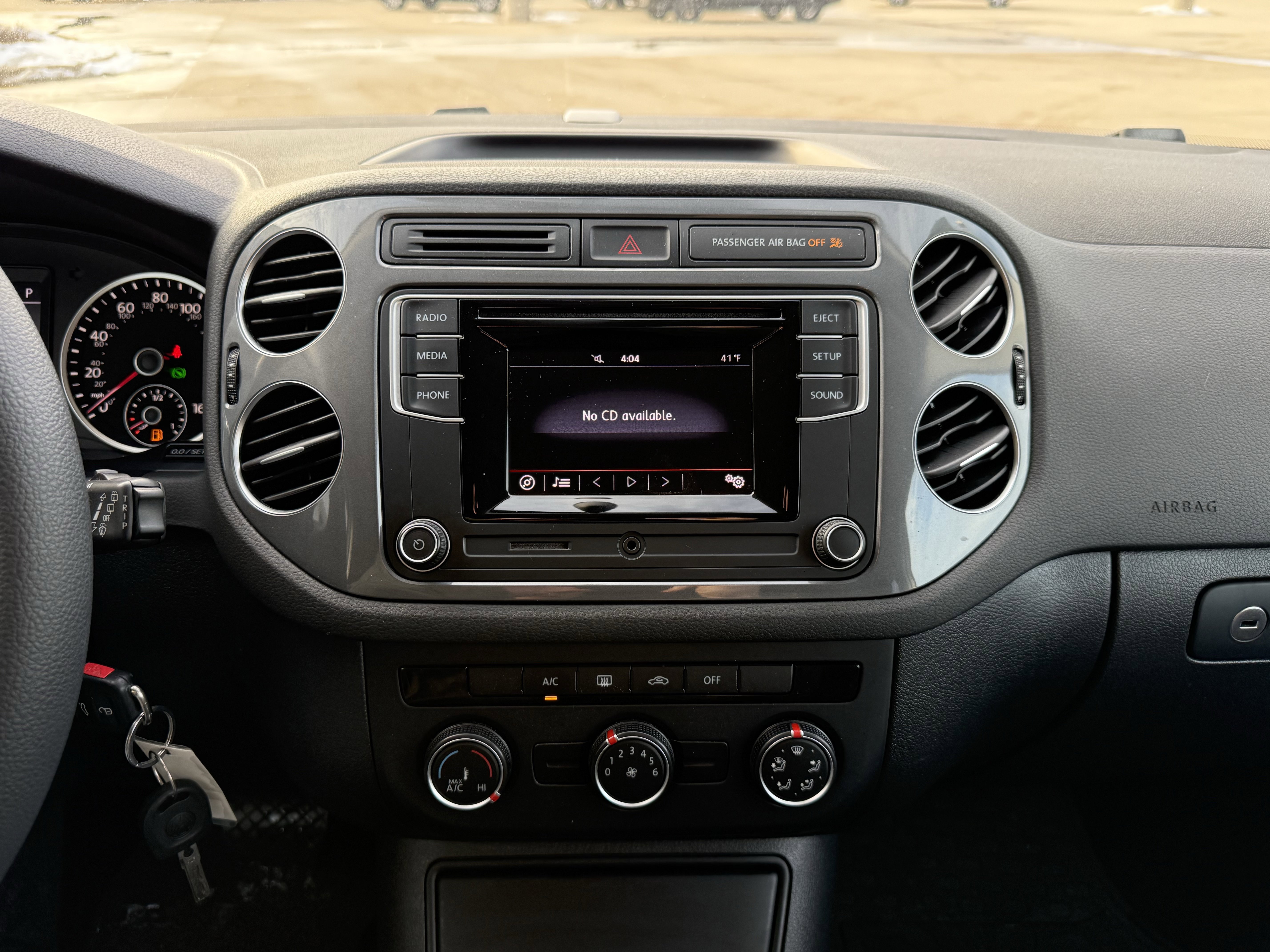 Used 2017 Volkswagen Tiguan Limited w/ Alloy Wheels Package image 15