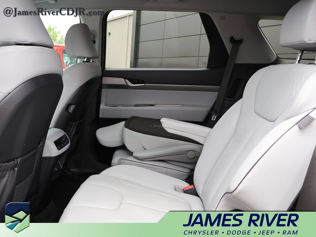 Used 2025 Hyundai Palisade SEL FWD image 19