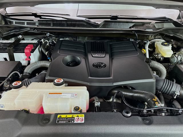 Used 2022 Toyota Tundra SR5 w/ TRD Sport Package AWD/4WD image 29