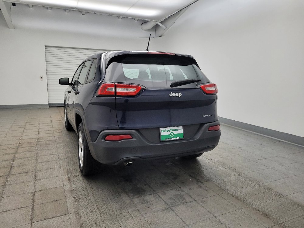 Used 2015 Jeep Cherokee Sport image 6