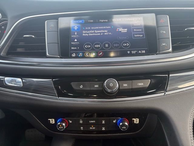 Certified 2023 Buick Enclave Essence image 25