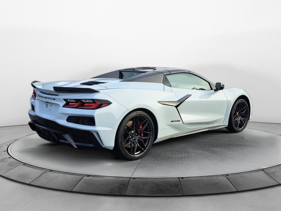 Used 2023 Chevrolet Corvette Z06 image 7