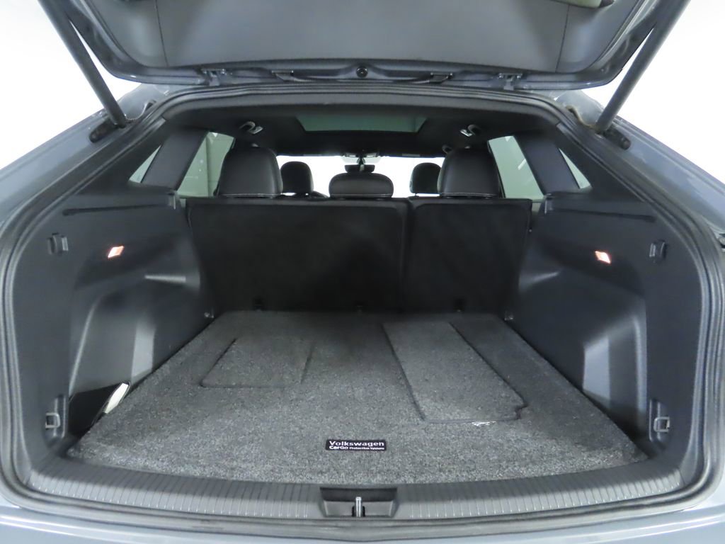 Used 2021 Volkswagen Atlas Cross Sport SE w/ Panoramic Sunroof Package image 28