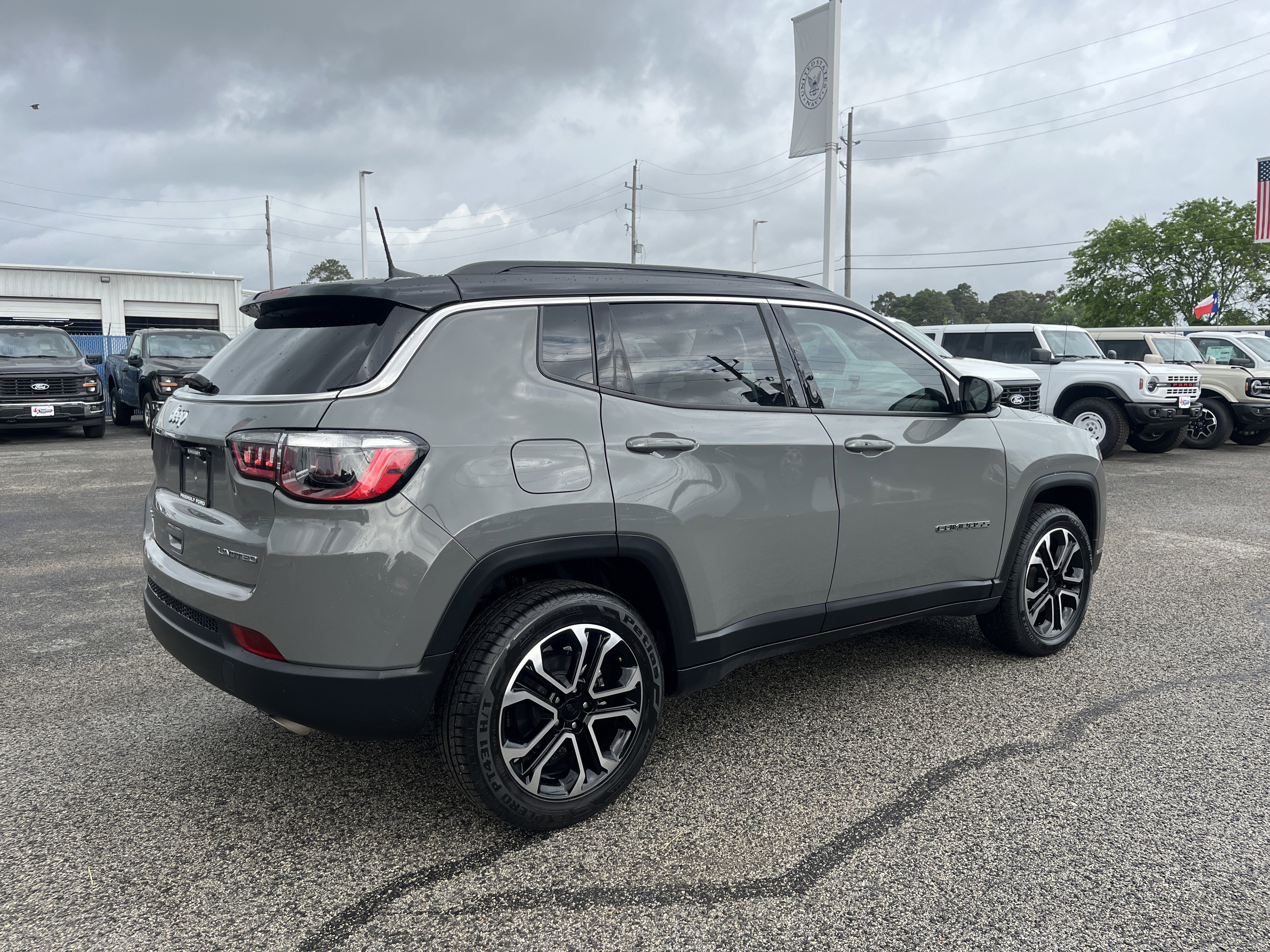 Used 2022 Jeep Compass Limited image 2