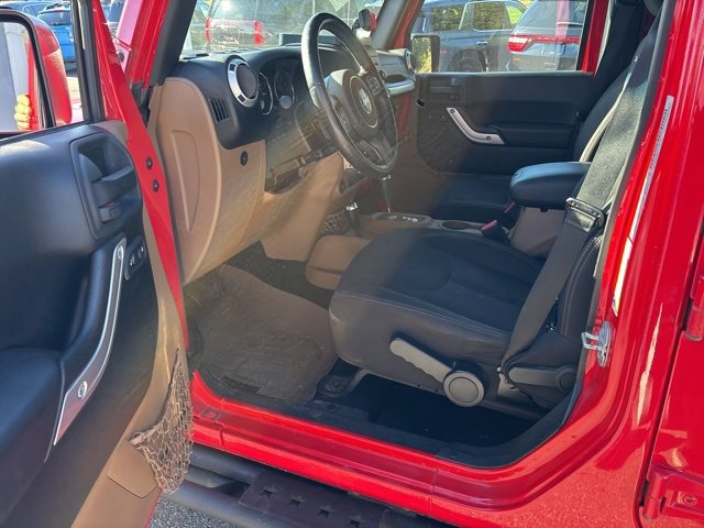 Used 2015 Jeep Wrangler Unlimited Sahara image 11