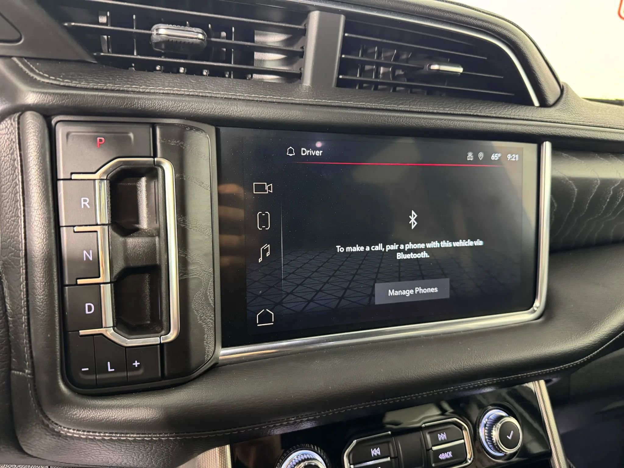 Used 2022 GMC Yukon Denali w/ Advanced Technology Package image 24