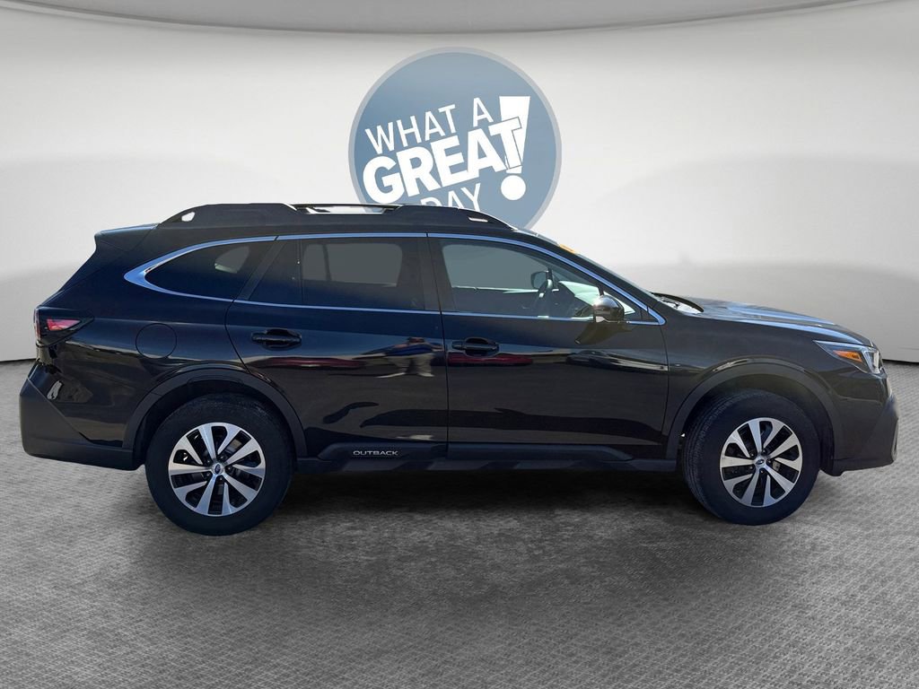 Used 2022 Subaru Outback Premium image 2