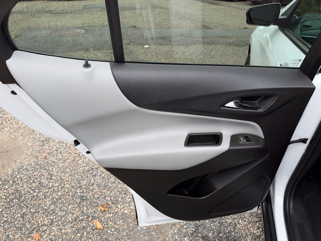 Used 2024 Chevrolet Equinox LS w/ LS Convenience Package FWD image 17