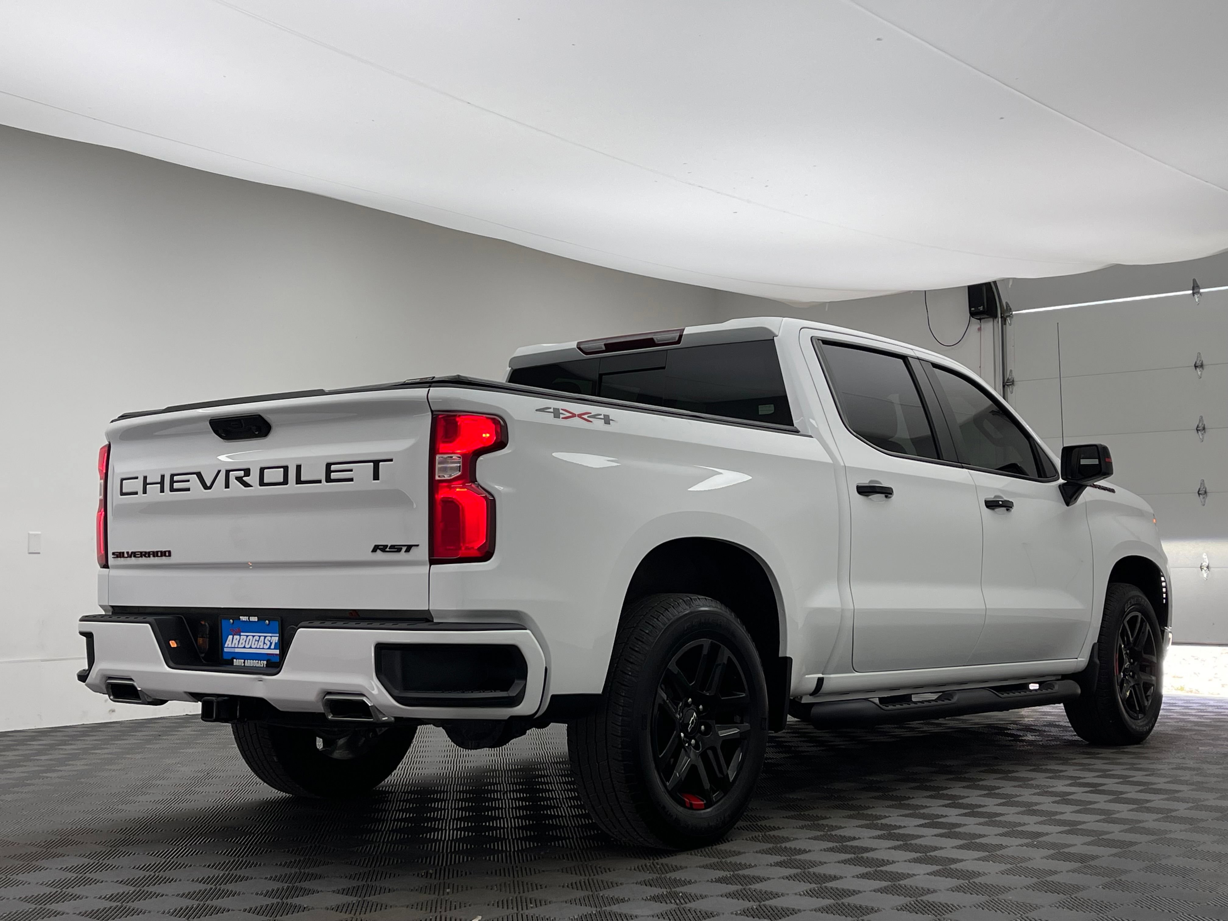 Used 2024 Chevrolet Silverado 1500 RST w/ Redline Edition AWD/4WD image 7