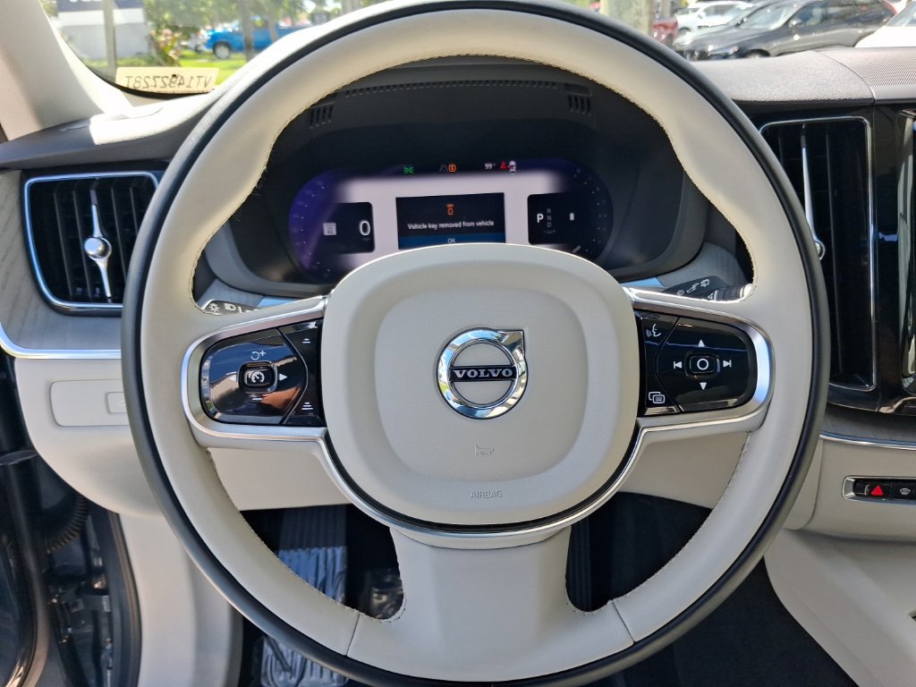 Used 2024 Volvo XC60 B5 Plus w/ Protection Package Premier AWD/4WD image 17