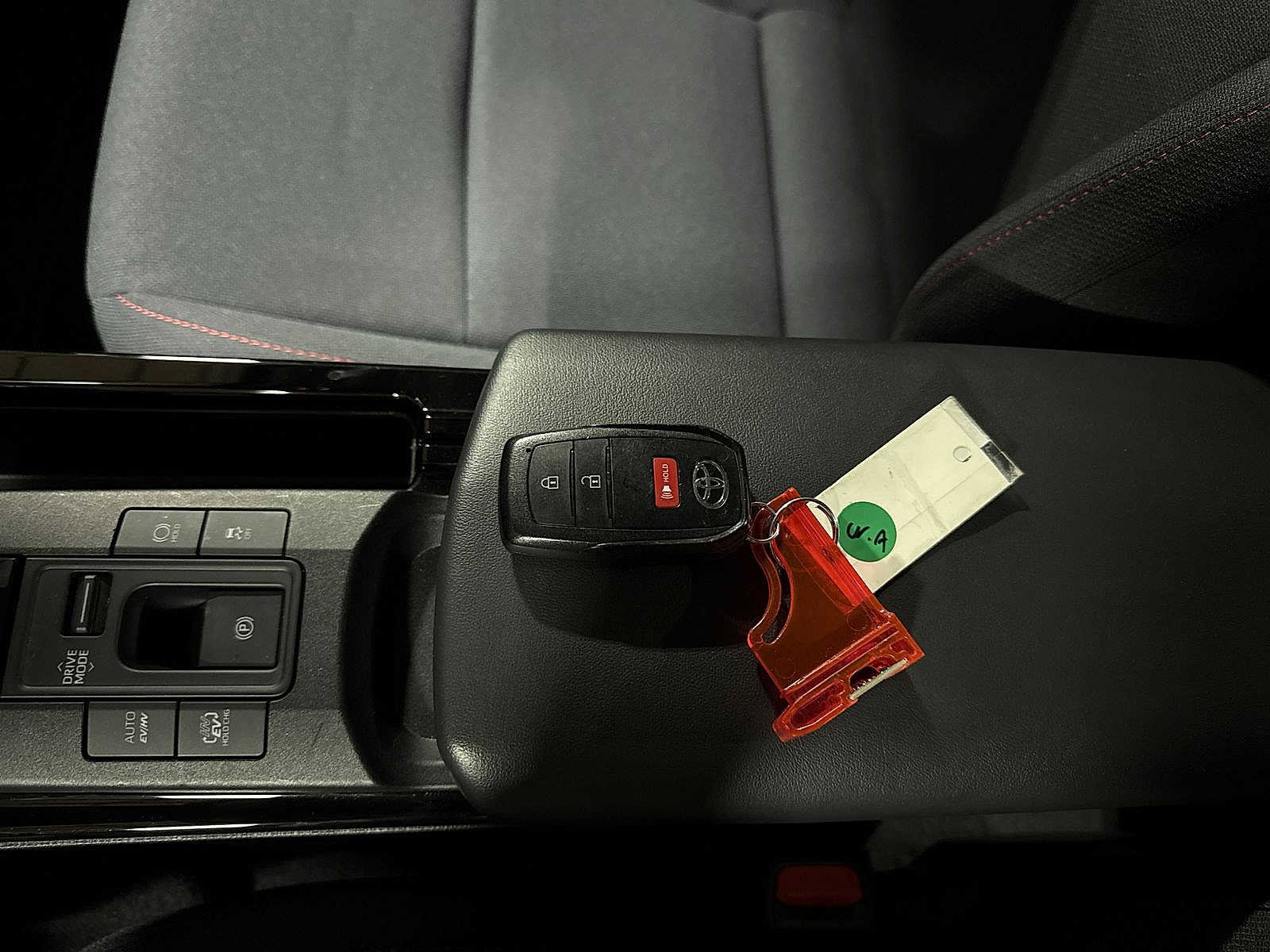 Used 2024 Toyota Prius Prime SE FWD image 33