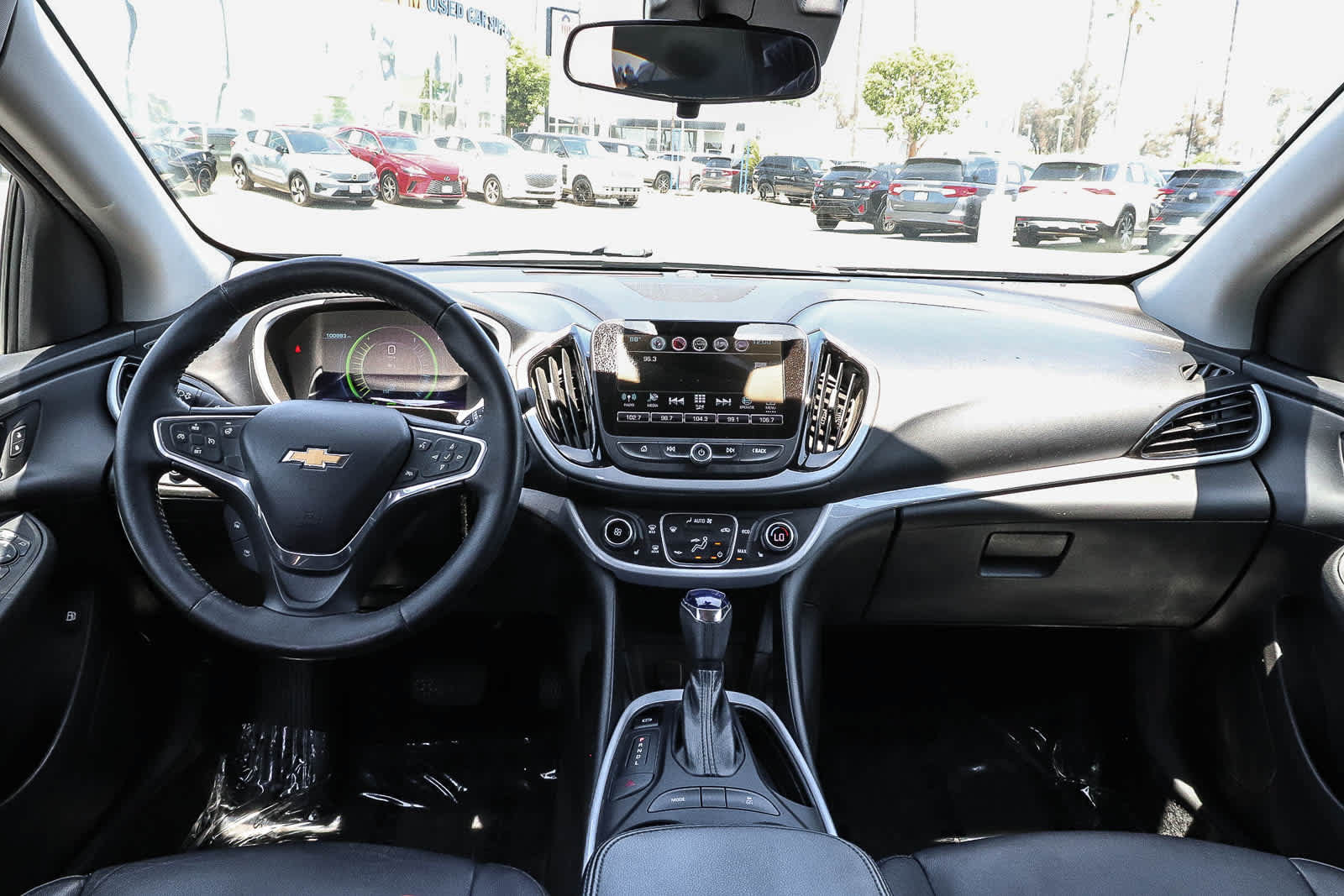 Used 2016 Chevrolet Volt LT w/ Comfort Package FWD image 18