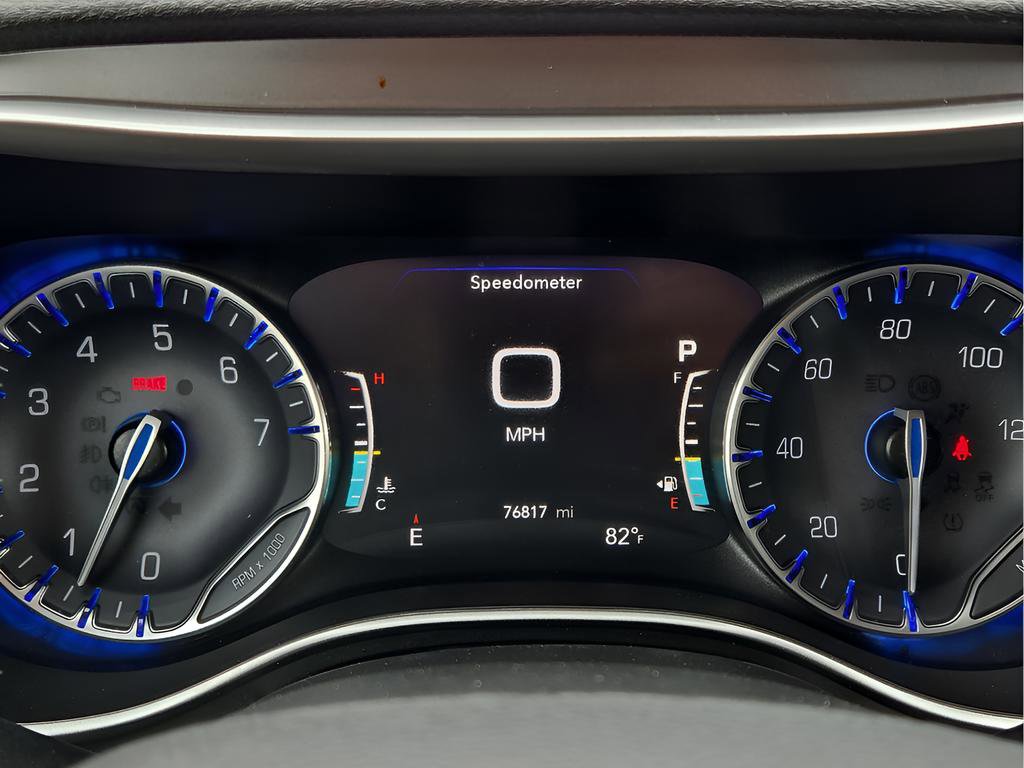 Used 2021 Chrysler Pacifica Touring image 11