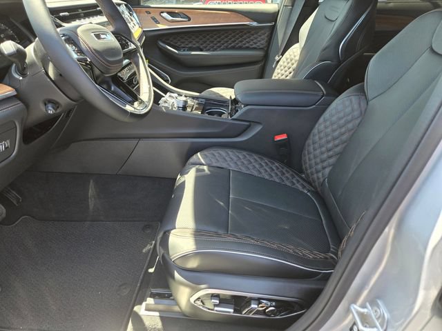New 2026 Jeep Grand Cherokee Summit w/ Obsidian Package AWD/4WD image 6