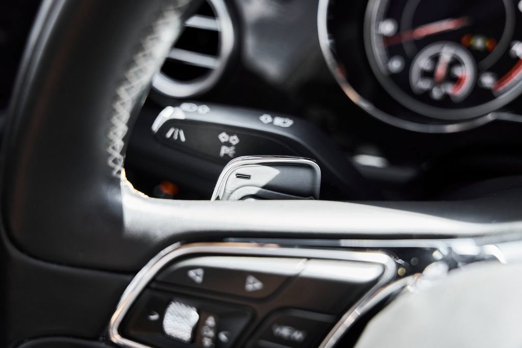 Used 2017 Bentley Bentayga AWD/4WD image 53