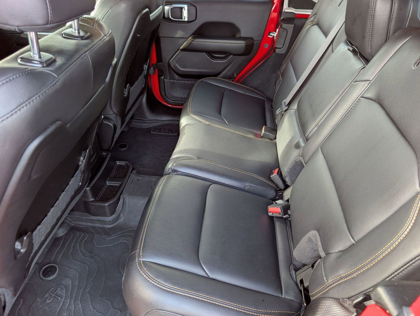 Used 2024 Jeep Wrangler Sahara image 15