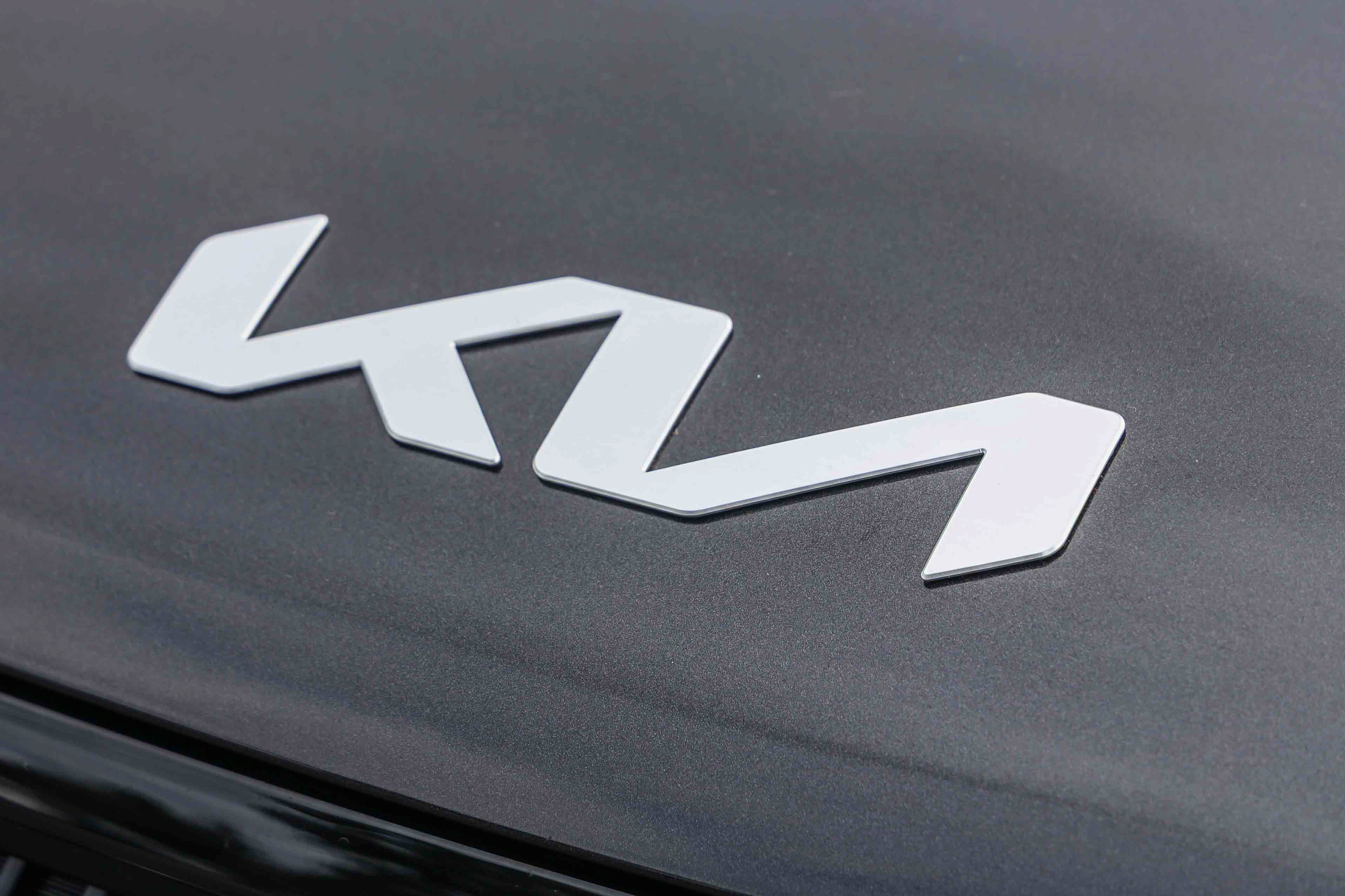 Certified 2026 Kia Carnival EX FWD image 32
