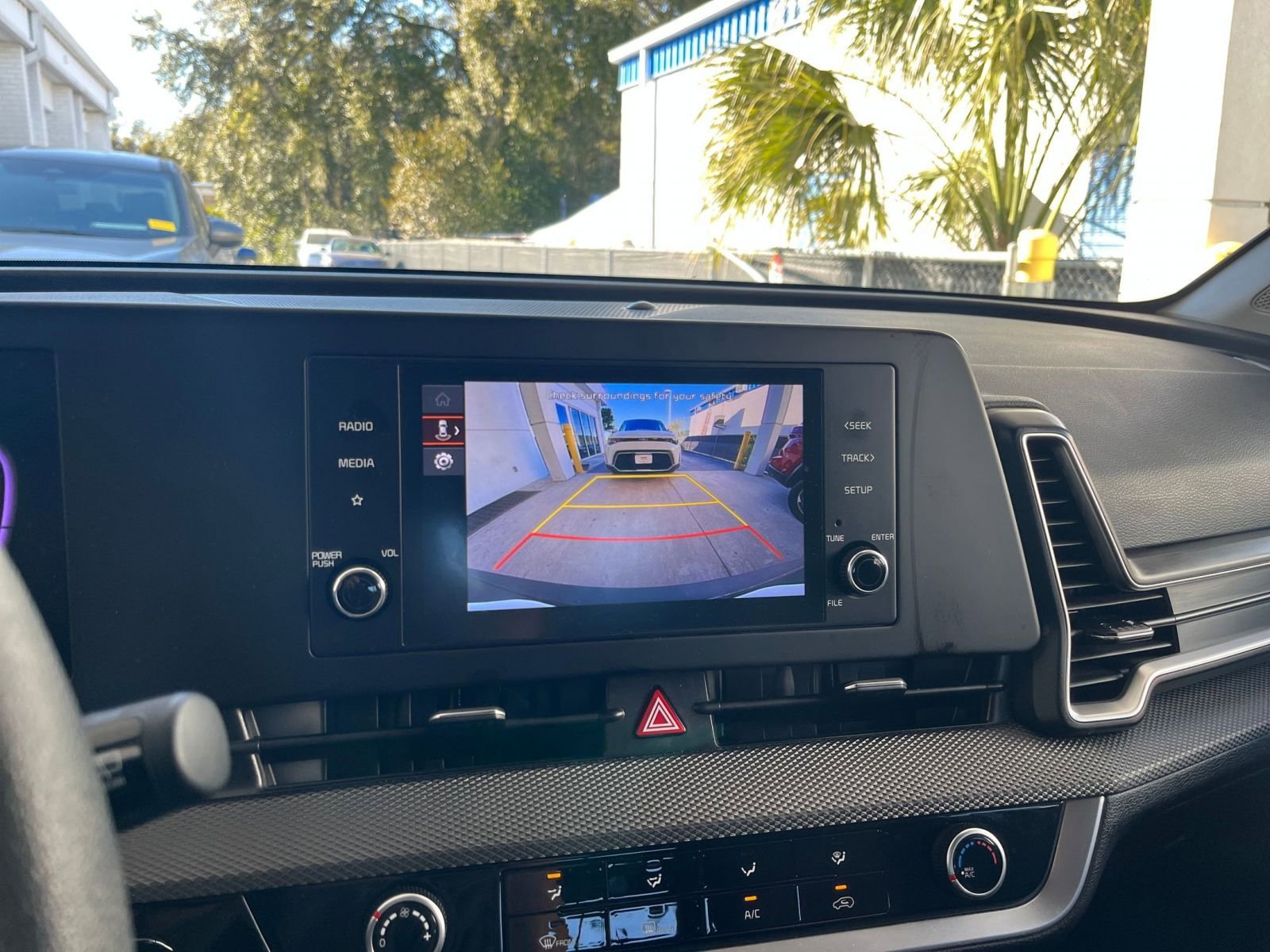 Used 2025 Kia Sportage LX image 35