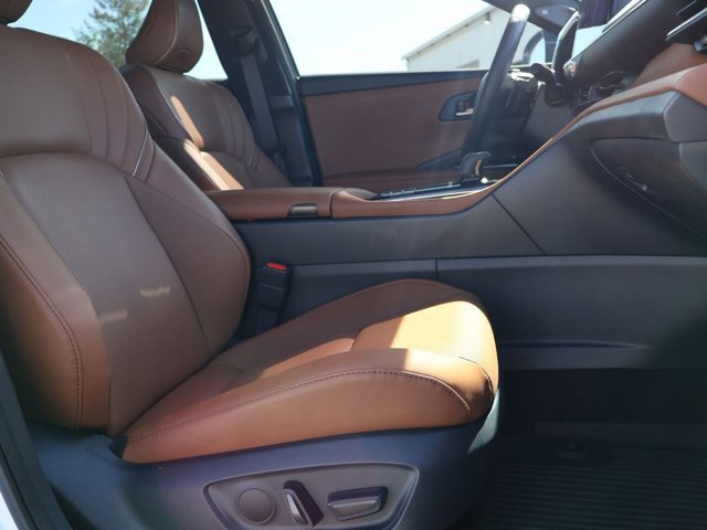 Certified 2025 Toyota Crown Signia w/ Advanced Technology Package AWD/4WD image 30