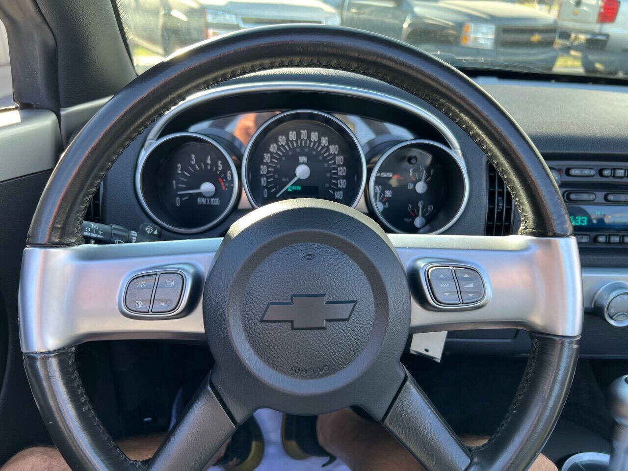 Used 2004 Chevrolet SSR w/ Preferred Equipment Group RWD image 71