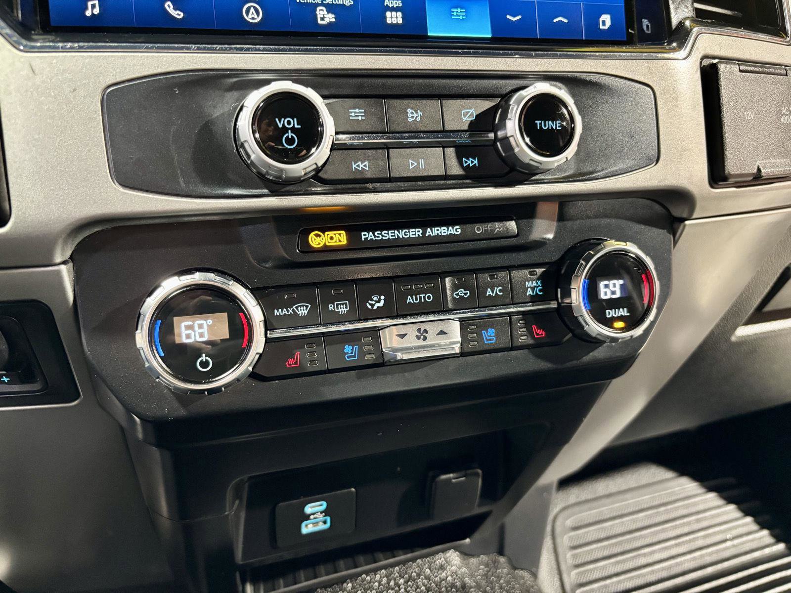 Used 2022 Ford F250 Lariat w/ Lariat Ultimate Package image 29