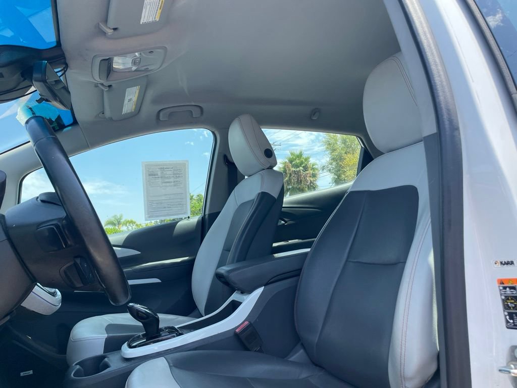 Used 2017 Chevrolet Bolt Premier w/ Driver Confidence II Package FWD image 7