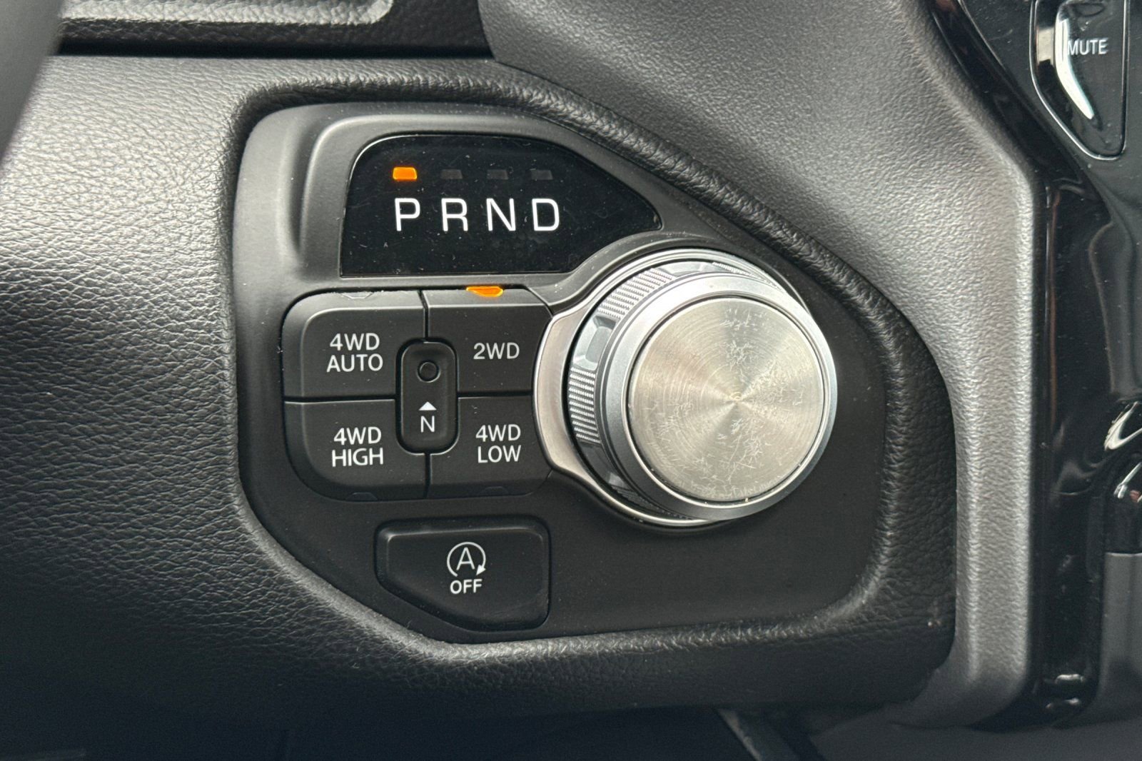 Used 2025 RAM 1500 Laramie AWD/4WD image 24