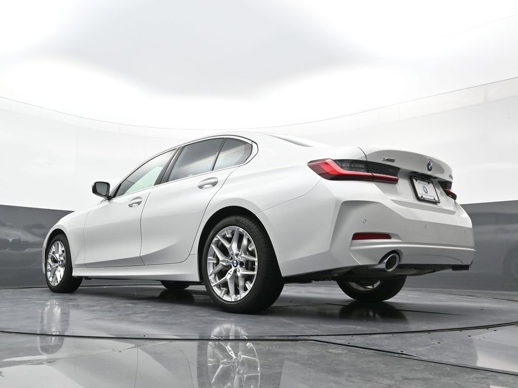 New 2025 BMW 330i xDrive Sedan w/ Convenience Package image 25