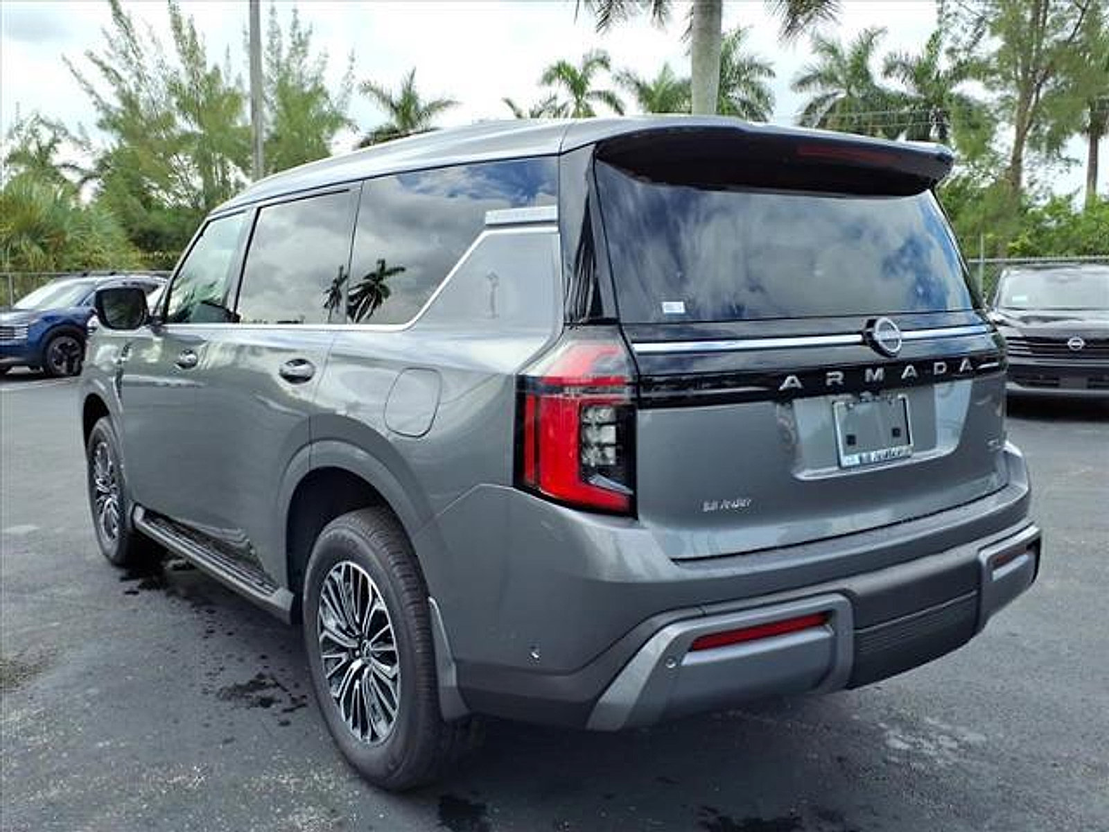 New 2026 Nissan Armada SL w/ Captain's Chari Seat Package image 4