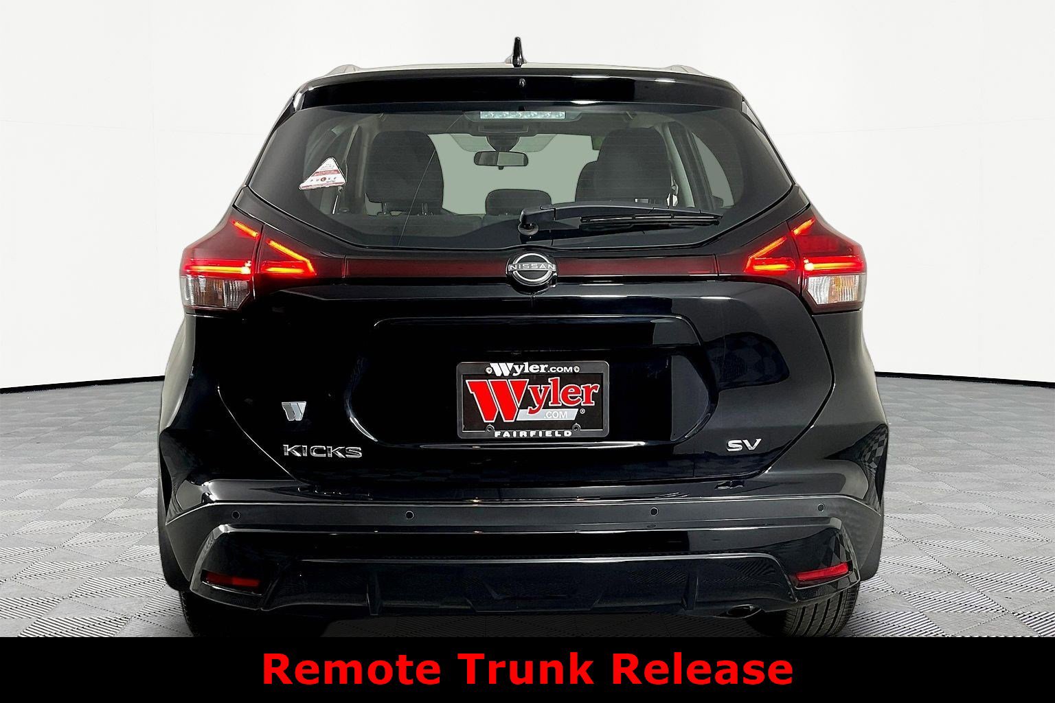 Used 2023 Nissan Kicks SV FWD image 5