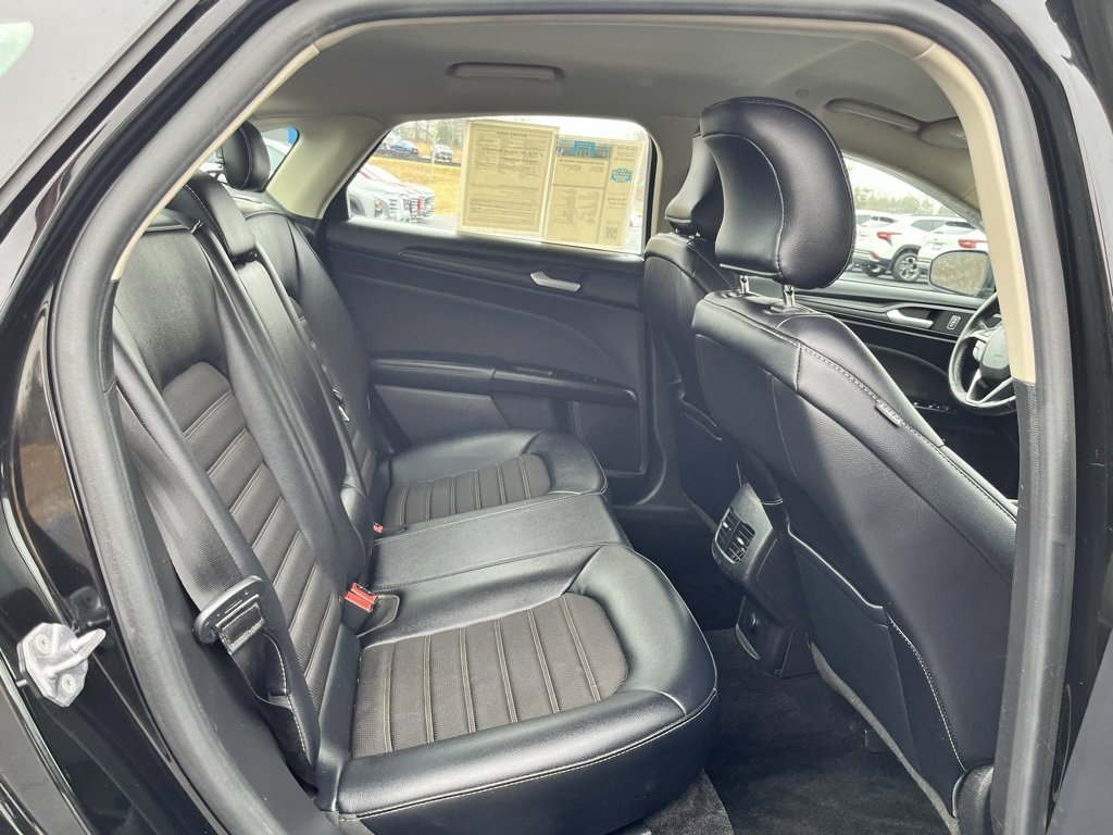 Used 2018 Ford Fusion SE w/ Equipment Group 601A image 15