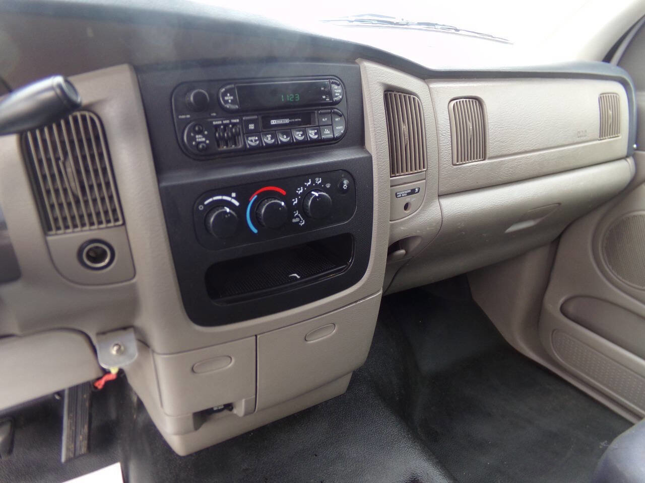 Used 2002 Dodge Ram 1500 Truck 2WD Regular Cab image 23