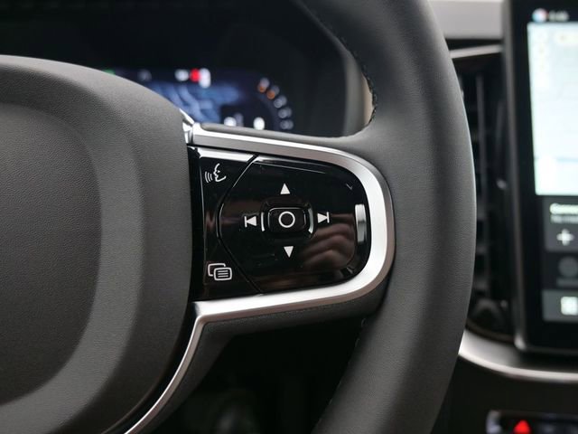 New 2026 Volvo XC90 B5 Plus w/ Protection Package Premier image 25