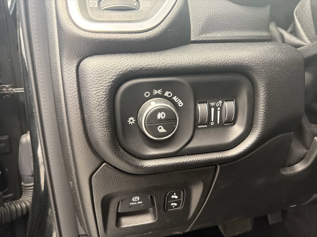 Used 2019 RAM 1500 Laramie AWD/4WD image 30