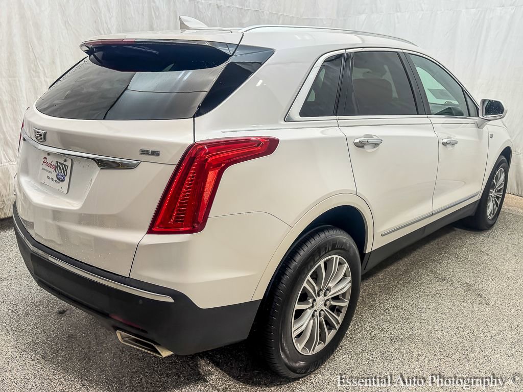Used 2017 Cadillac XT5 Luxury w/ Driver Awareness Package AWD/4WD image 9