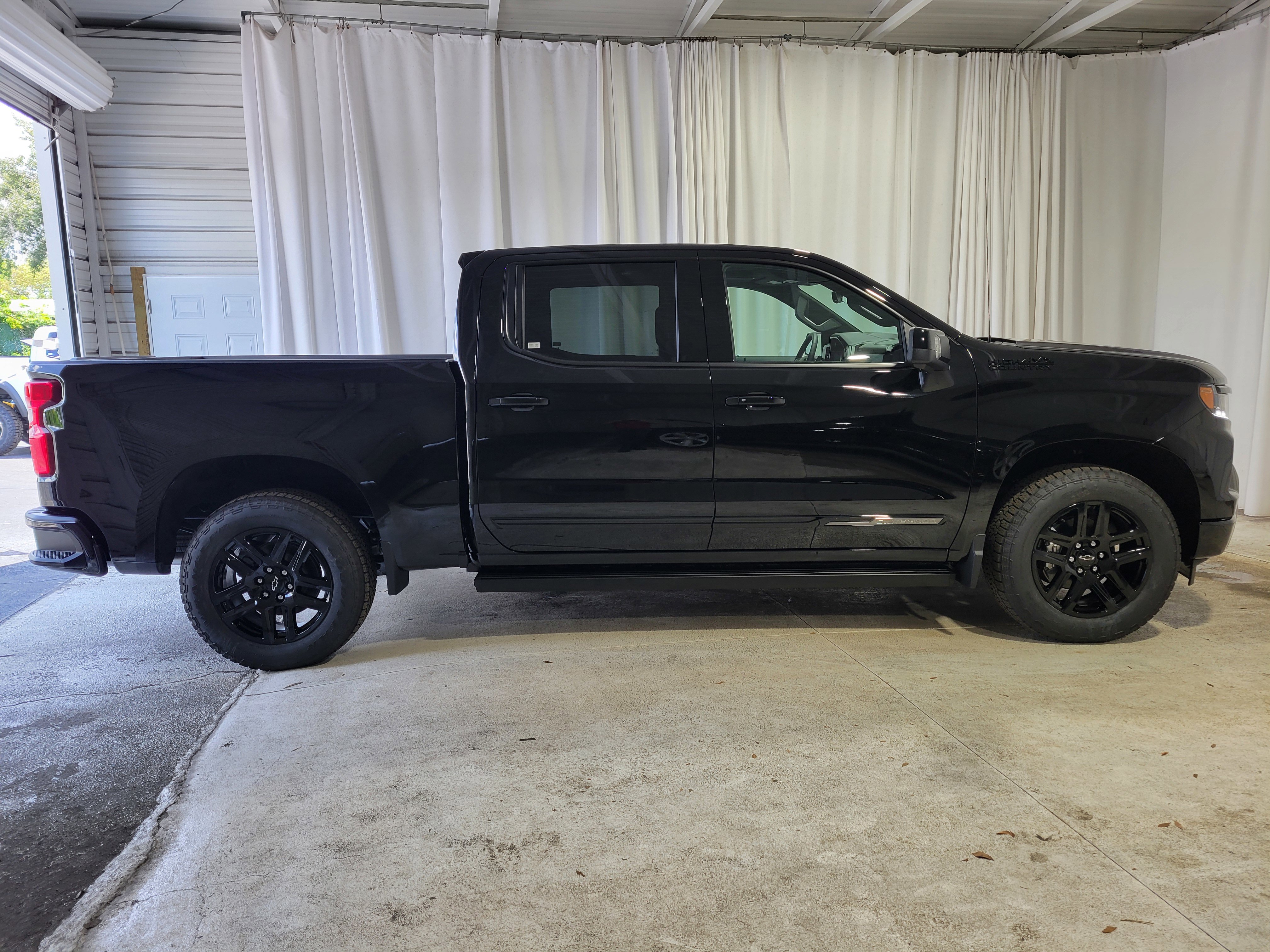 New 2026 Chevrolet Silverado 1500 High Country w/ Midnight Edition image 4