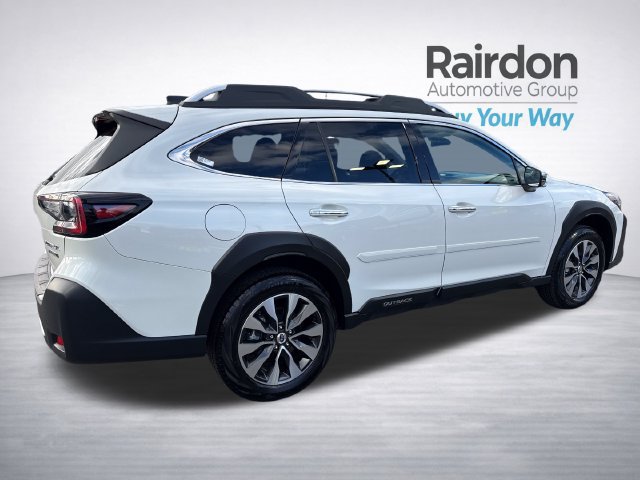 Used 2025 Subaru Outback Onyx Edition AWD/4WD image 7