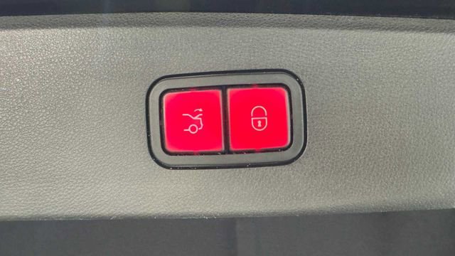 Used 2010 Mercedes-Benz E 350 Sedan image 35