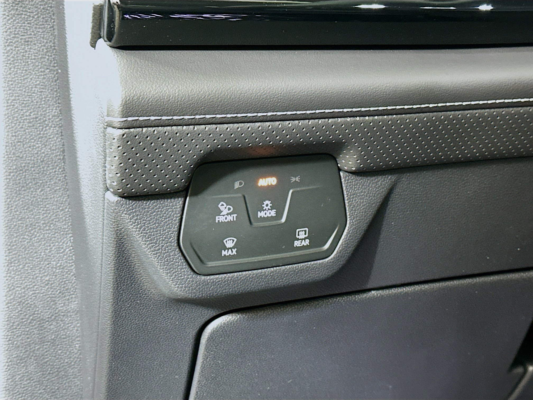 New 2026 Volkswagen Atlas SE AWD/4WD image 10