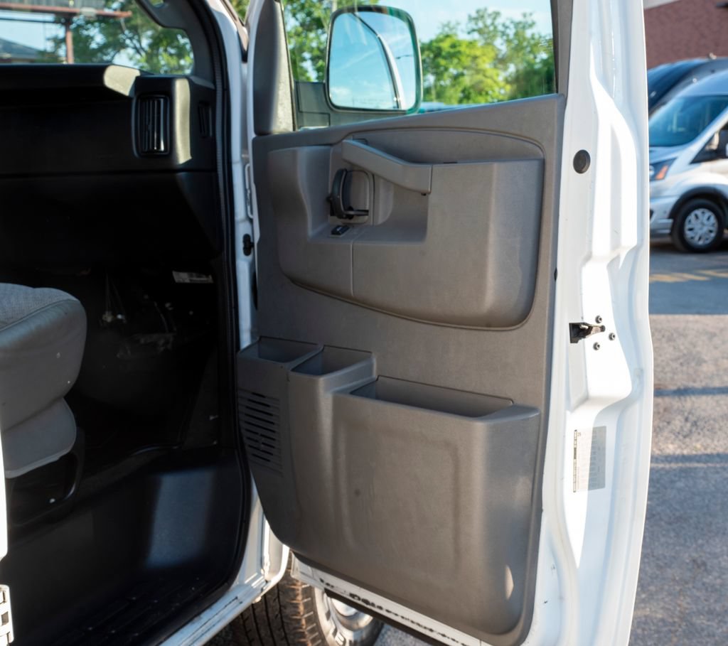 Used 2016 Chevrolet Express 3500 LT w/ LT Preferred Equipment Group RWD image 18