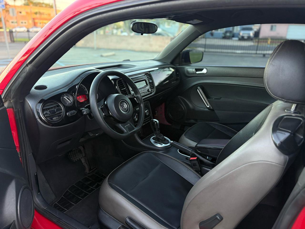 Used 2015 Volkswagen Beetle 1.8T Classic image 9